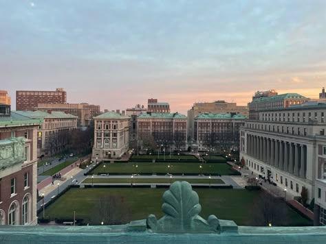 Columbia University Campus, Barnard Aesthetic, Columbia University Graduation, Collage Campus, Columbia University Aesthetic, Columbia Campus, Colombia University, Columbia Uni, America University