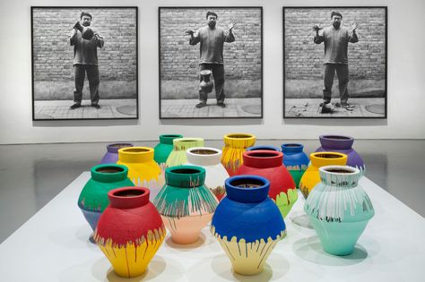 Ai's most controversial work involves altering revered objects, like these paint-covered ancient Chinese vases, or destroying them altogethe... Perez Art Museum, Hirshhorn Museum, Florida Artist, Colored Vases, Blog Photos, Miami Art, Museum Exhibition, Conceptual Art, Installation Art