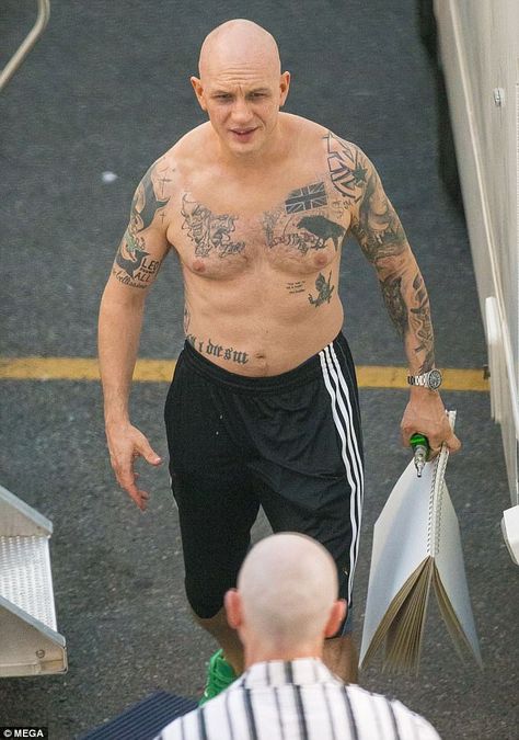 Tom Hardy Tattoos, Bald Head Tattoo, Bald Men Style, Going Bald, Bald Hair, Hardy Boys, Al Capone, Bald Head, Bald Men