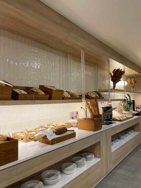 Breakfast Hotel Aesthetic, Aesthetic Hotel, Boutique Hotels Interiors, Breakfast Hotel, Bread Bakery, Hotel Breakfast, Summer Breakfast, Breakfast Restaurants, Breakfast Bread