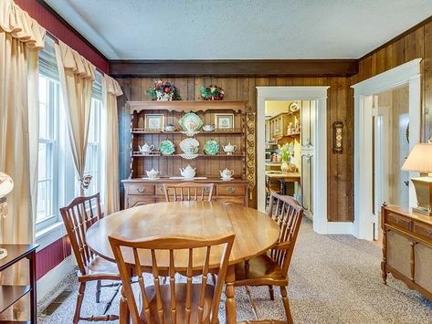 1960s Dining Room, 1970s Colonial, 70’s House, Country Dining Room, Retro Country, Country Dining Rooms, Country Dining, Midcentury Home, Ornate Furniture