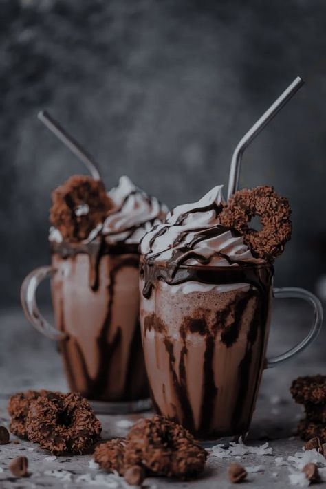 Brown Drink Aesthetic, Chocolate Milkshake Aesthetic, Chocolate Dishes, Yummy Ice Cream, Food Babe, Delicacy Food, Food Therapy, Yummy Comfort Food, Sweet Snacks Recipes