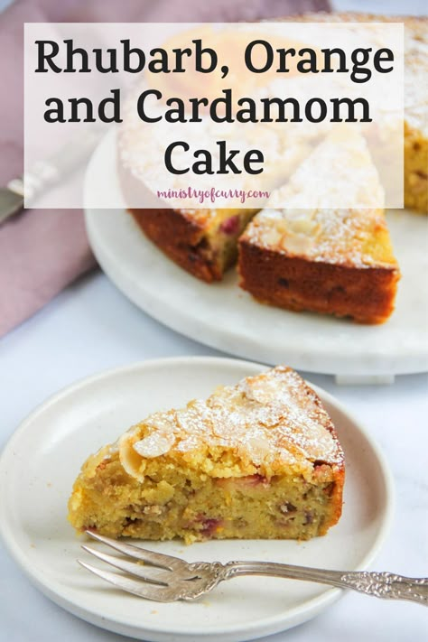 Frangipane Cake, Strawberry Rhubarb Cake, Strawberry Rhubarb Recipes, Rhubarb Cake Recipes, Cardamom Cake, Rhubarb Desserts, Rhubarb Cake, Strawberry Rhubarb Pie, Cake Simple