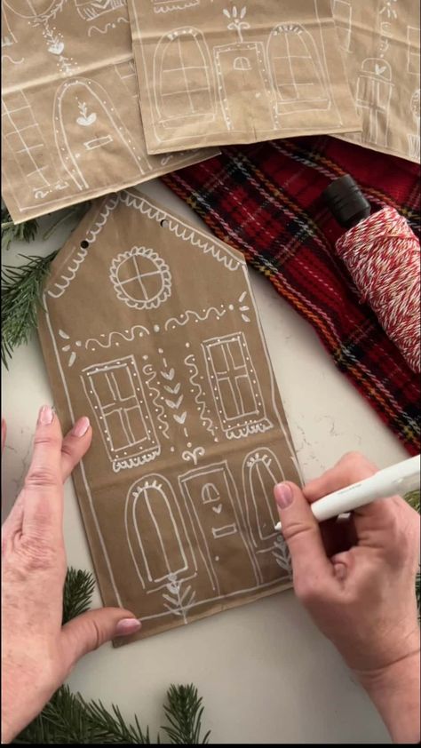 Paperbag Gingerbread House, Gingerbread House Craft, Ginger Bread House Diy, Gingerbread House Template, Gingerbread Gifts, Paper Bag Crafts, Gingerbread Diy, Christmas Teaching, Gift Bags Diy