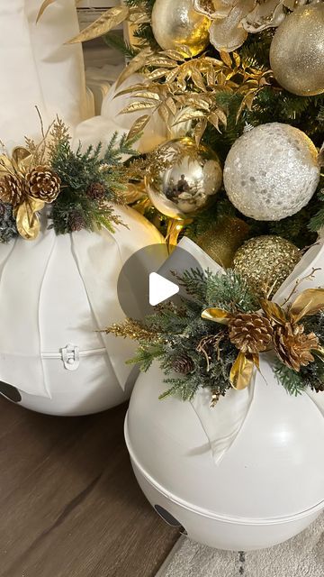 Christmas Ornament Table Centerpieces, Ideas For Xmas Decorations, Giant Bells Christmas Decor, Silver And Gold Christmas Decor Ideas, Christmas Ball Centerpieces, Jumbo Ornaments Diy, Diy Christmas Ornaments Styrofoam Balls, Football Christmas Tree Ideas, White And Gold Christmas Decor Ideas