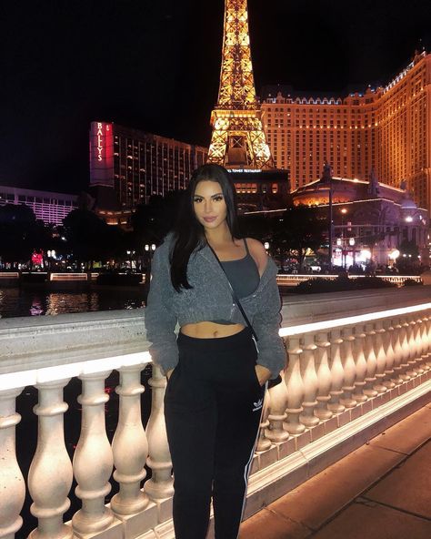 Naz Kavari, Christmas In Vegas, Nazanin Kavari, Vegas Trip, Instagram Christmas, Gray Tank, Adidas Pants, Night Outfits, Comfy Outfits