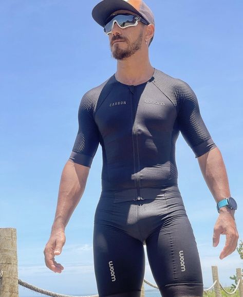 @thb671 Cycling Apparel Men, Cycling Lycra, Cycling Attire, Vintage Muscle Men, Jack Wilshere, Mens Body, Black Men Beards, Hair Shaver, Cycling Pants