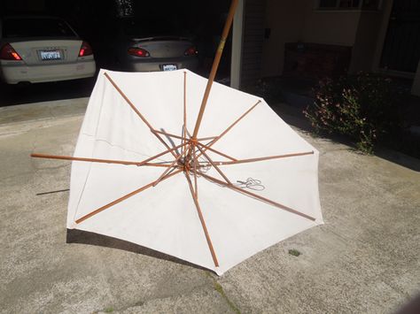 Diy Patio Umbrella, Patio Umbrella Ideas, Patio Umbrellas Diy, Umbrella Diy, Diy Concrete Patio, Patio Door Coverings, Best Patio Umbrella, Patio Umbrella Covers, Umbrella Canopy