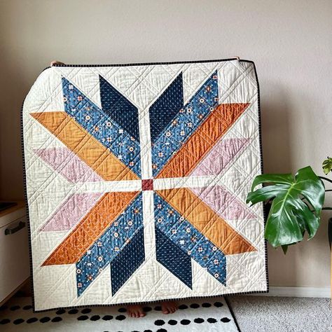 Giant Quilt Blocks, Lottie Quilt, Quilt Jackets, Happy Quilts, Kid Quilts, Quilt Big, Big Block Quilts, Log Cabin Quilt Blocks, Country Quilts