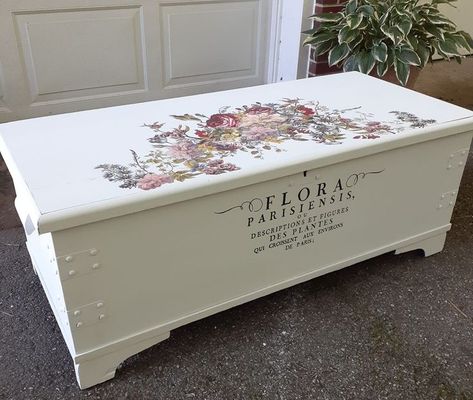 Hope Chest Makeover, Painted Cedar Chest, Chest Makeover, Hope Chests, Upholstered Coffee Tables, Chest Ideas, Floral Furniture, Decor Transfers, Decoupage Decor