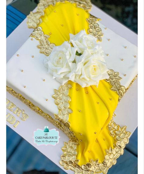 Holud Cake Designs, Haldi Ceremony Cake Design, Mehndi Cake Design, Mehendi Cake Ideas, Cake For Haldi Ceremony, Mehendi Cake Designs, Haldi Theme Cake, Gaye Holud Cake, Mehndi Cake Ideas