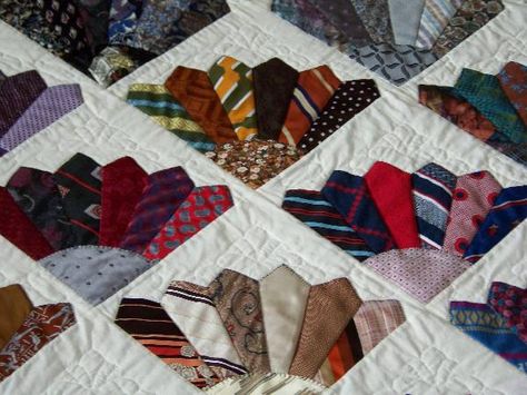 Neck Tie Projects, Necktie Quilt, Dresden Plate Quilts, Necktie Crafts, Dresden Quilt, Tie Ideas, Old Ties, Tie Quilt, Tie Crafts