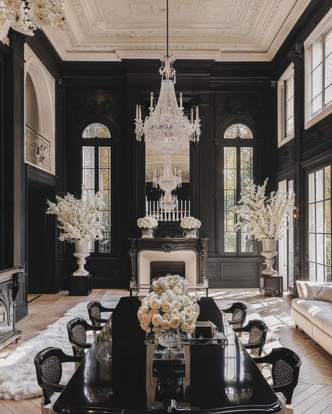 Paris, France 🇫🇷 Rich Dining Room, Dining Room Black And White, Luxury Home Designs, Lux Interior, Black Dining Room, Gorgeous Interiors, Mansion Interior, Skyfall, Luxury House Designs