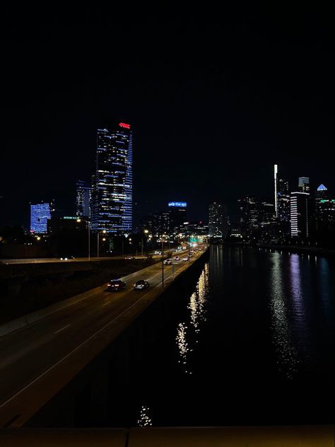 Philadelphia At Night, City View Night, Philadelphia Skyline, Sky Pictures, City Life, City View, Black Aesthetic, Travel Aesthetic, Night Time