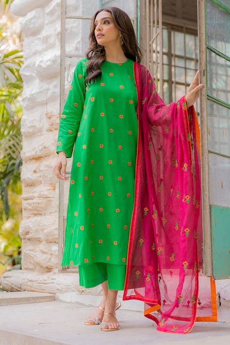 New Arrivals Stitched Clothes in Pakistan– Ego Lawn Dress Design, Haldi Outfits, Fancy Suit, Classy Outfits For Women, Pakistani Fancy Dresses, Pakistani Fashion Party Wear, Dress Design Patterns, Simple Pakistani Dresses