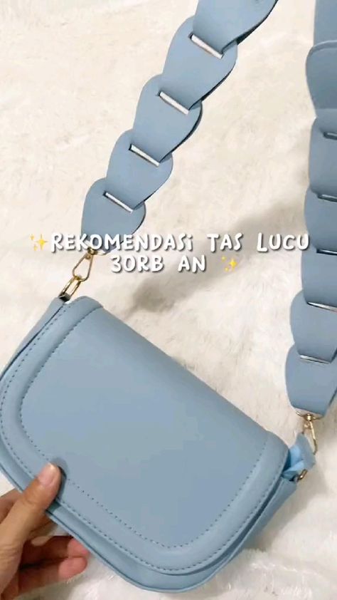 Link produk di bio no. 21 Ugc Idea, Video Ootd, Sling Bag Mini, Racun Shopee, Tiktok Shop, Women's Fashion Set, Muslim Women Fashion, Everyday Fashion Outfits, Side Bags