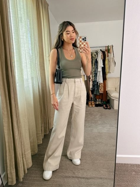 Abercrombie Sloan Tailored Pant, Linen Trousers Outfit Work, Nice Pants Outfit, Styling Tailored Pants, Slacks Summer Outfit, Light Brown Linen Pants Outfit, Abercrombie Linen Pants, Sloan Tailored Pant Abercrombie, Abercrombie Tailored Pants