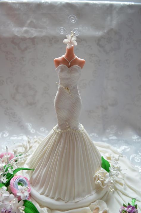 wedding dress - Cake by Lala Wedding Dress Topper, Cake Bridal, Icing Flowers, Wedding Dress Cake, Bridal Shower Cakes, Barbie Wedding, Barbie Cake, Cake Lace, Dress Cake