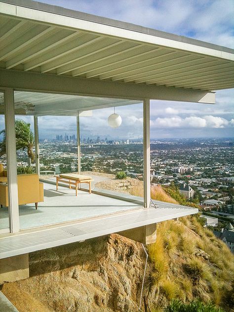 One of the best views of Los Angeles: Touring the Stahl House in the Hollywood Hills Case Study House 22, Stahl House, Pierre Koenig, The Broad Museum, Case Study Houses, Interior Minimalista, House Photos, Architecture Landmark, Architectural Photographers