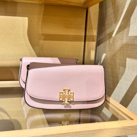 Pink Tory Burch Purse, Dream Purse, Tory Burch Purse, Designer Purses, Girly Bags, Luxury Purses, Pretty Bags, Jewelry Lookbook, Tory Burch Bags