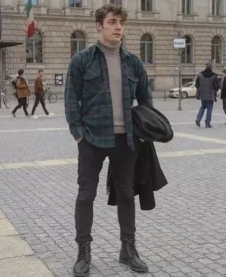 Mens Chelsea Doc Martens Outfits, Doc Martens Outfit Fall Men, European Mens Fashion Street Style, Casual Men Outfits Aesthetic, Masculine Outfits Men, Dad Style Men's Fashion, Cool Guy Outfits, Men College Outfits, Mens Boots Fashion Outfits