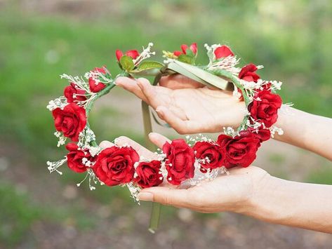 Red Rose Crown, Red Flower Crown, Crown Diy, Bridal Floral Crown, Flowers Crown, Rose Flower Crown, Rose Crown, Diy Crown, Yellow Bridesmaid Dresses