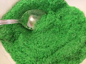 How To Make Grinch Dust, Grinch Dust Recipe, 3rd Grade Christmas Party, 3rd Grade Christmas Crafts, Grinch Dust, Classroom Christmas Party, Wilton Icing, Cocoa Krispies, Christmas Coal