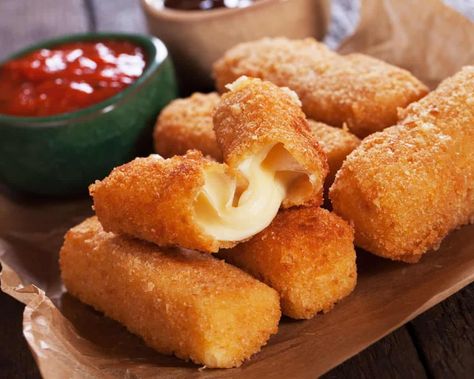 Air Fryer Mozzarella Sticks - Fork To Spoon Homemade Mozzarella Sticks, Mozzarella Sticks Recipe, Mozzarella Cheese Sticks, Yogurt Bar, Mozzarella Sticks, Cheese Sticks, Potato Skins, Fool Proof Recipes, Vegetarian Cooking