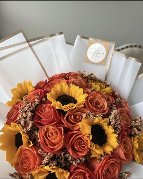 Fall Rose Bouquet, Thanksgiving Bouquet, Orange Bouquet, Roses Bouquet Gift, Orange Bouquets, Flower Truck, Boquette Flowers, Flowers Bouquet Gift, Nothing But Flowers