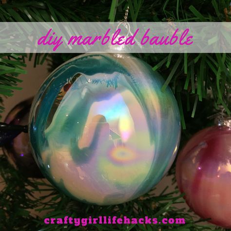 DIY marbled nail polish bauble -  upcycled Christmas decorations are the best! Nail Polish Christmas, Nail Polish Marbling, Christmas Decorations Sewing, Upcycled Christmas, Polish Christmas, Crafty Christmas, Painted Christmas Ornaments, Decorating For Christmas, Mulled Wine