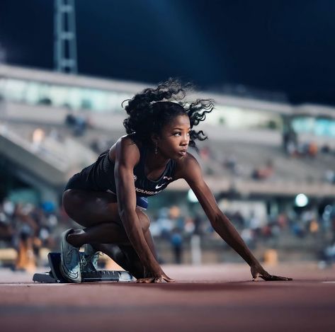 Track Photoshoot, Houston Marathon, Noah Lyles, Olympic Track And Field, Sports Photoshoot, Track Runners, Field Athletes, Female Runner, Running 5k