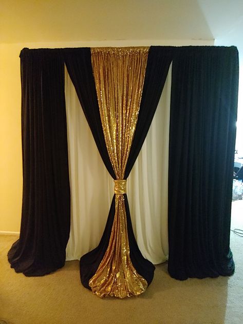 Premium backdrop with gold bling. #blingcouple #goldsequinbackdrops Black Gold Photo Backdrop, Black And Gold Backdrop Ideas, Gold And White Backdrop, Gold And White Curtains, Halloween Prom, Homecoming Decorations, Backdrops Wedding, Prom Backdrops, 50th Anniversary Decorations