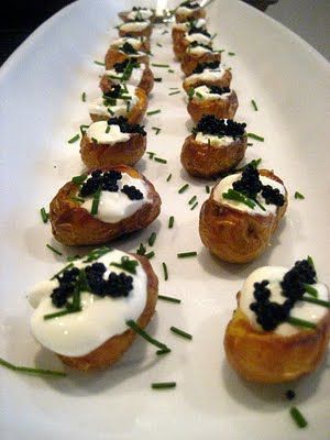 Potatoes w/ Caviar & Creme Fraiche Caviar Appetizers, Potato Appetizers, Caviar Recipes, Potato Bites, Holiday Snacks, Instagram Food, Make Things, Appetizers For Party, Finger Foods