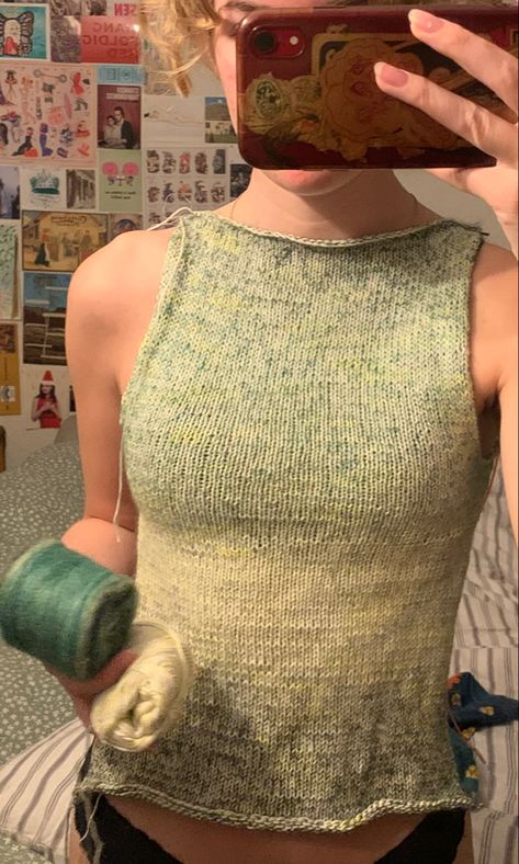 Knitted Bandeau Top, Knitting Ideas Clothes, Knitted Clothes Ideas, Knit Inspo Aesthetic, Knit Halter Top Pattern, Knitting Inspo For Beginners, Arm Sleeves Outfit, Knitting Tops For Women, Crochet Mohair Top