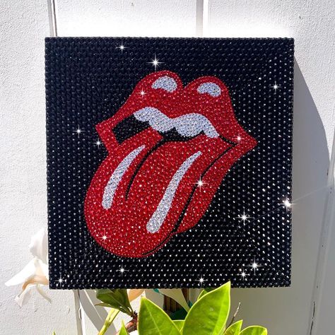 𝗦𝗢𝗣𝗛𝗜𝗘 on Instagram: “ROLLING STONES 👅  _______________________________________________________  #swarovski #swarovskicrystals #swarovskiart #swarovskiartist…” Rinestine Art, Crystal Painting Ideas, Glitter Painting Canvas, Gems Painting, Glitter Art Painting, Diamond Painting Pictures, Gem Painting, Rhinestone Canvas, Stones Wall