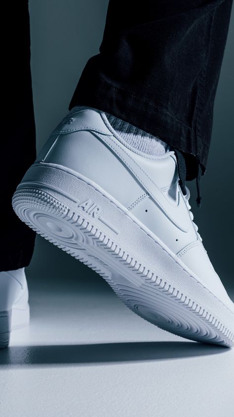 Back in stock! The Nike Air Force 1 'Triple White' Shop now: https://feature.com/collections/nike Foto Nike, Air Force 1 Triple White, Nike Air Force 1 Outfit Woman, Nike Air Force 1 Outfit Men, Air Force 1 Outfit Woman, Nike Photography, Painted Air Force 1, Nike Air Force 1 White, Air Force One Shoes