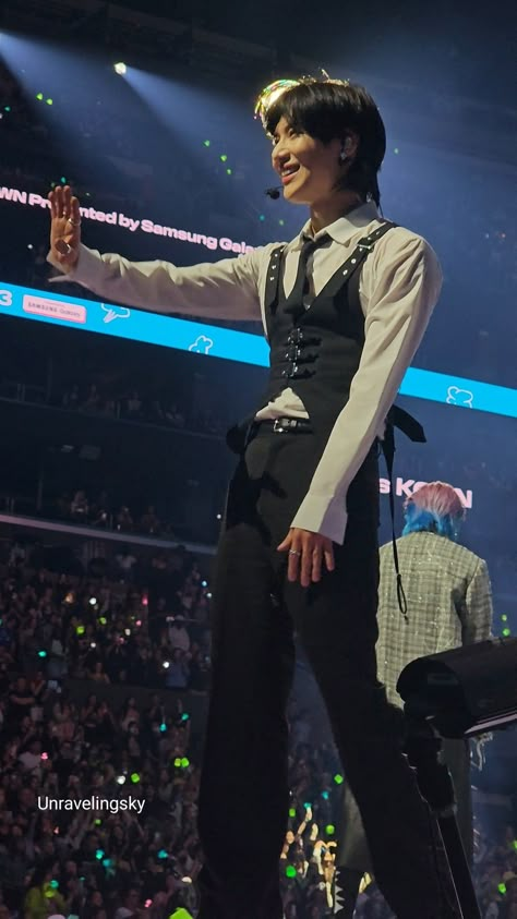 [230818] TAEMIN KCON DAY-1 Taemin Outfit, Kpop Concert Outfit, Taemin Shinee, Concert Fit, Shinee Taemin, Love My Man, Lee Taemin, Concert Fits, 90s Grunge