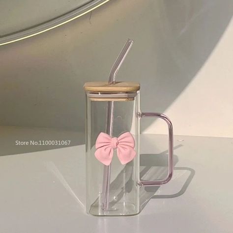 https://s.click.aliexpress.com/e/_msMAfU2 #square #lidschatten with #lidschatten and #bows with Bow #water #cup #household #cup #femaleentrepreneur #milk #coffee #cups with #pink #handlettering #gifts #leechan #knitting #deedeerican #leechaeyeon #fruitjuice #bows #ribbon #giftsideas Cute Sipper With Straw, Sippers With Straw, Girly Products, Beautiful Kitchenware, Kawaii Cups, Trendy Water Bottles, Jelly Wallpaper, Bows Ribbon, Straw Bottle