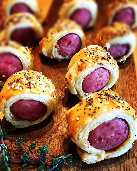 Puff Pastry Kielbasa, Kielbasa Snack Recipes, Kielbasa Puff Pastry, Kielbasa Appetizers For Party, Kielbasa Appetizer Recipes, Kielbasa Bites Recipe, Kielbasa Appetizer, Pilsbury Recipes, Sausage Appetizers