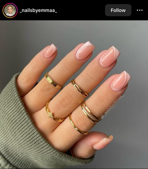 Small Neutral Nails, Minimalist Nails Autumn 2024, Simple Fall Nail Inspo Square, Solid Nail Color Ideas Square, December Nails Simple Short Square, Accent Nail Ideas Ring Finger Simple, Minimalist Dip Nails, Square Nails Ideas Winter, Nail Ideas Neutral Classy