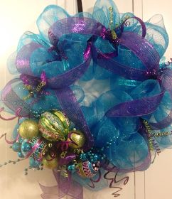 Bud Wedding, Deco Mesh Ideas, Turquoise Christmas, Peacock Christmas, Holiday Wreaths Christmas, Purple Wreath, Deco Mesh Christmas Wreaths, Christmas Mesh Wreaths, Wreath Home Decor