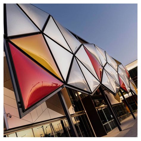 ETFE foil demands less structural steel than traditional glazed systems 💡 The steel framing on the Oran Park Library facade was adapted to lighten the overall weight of the structure with a custom profile & RHS steelwork around the outside 📉 ・・・ #Fabritecture project: Oran Park Library (2018) Size: 189sqm (2,034 sqft) Materials: ETFE (coloured & PATI frit printed) 📸 Credit: @kevin.chamberlain.585 Etfe Facade, Etfe Architecture, Library Facade, Facade Pattern, Steel Framing, Structural Steel, Study Photos, Sound Waves, The Library