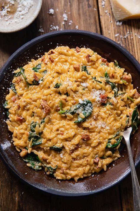 Creamy Chorizo and Spinach Orzo - Vikalinka Creamy Orzo Recipes, Spinach Orzo, Orzo Pasta Recipes, Leftover Turkey Soup, Dinner Suggestions, Creamy Orzo, Chorizo Pasta, Turkey Soup Recipe, Chicken Chorizo