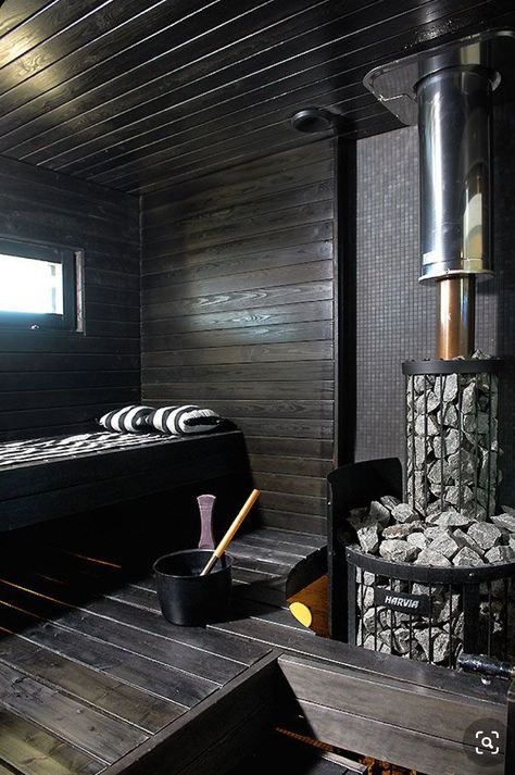 Dark sauna. Unusual that wood has some type of finish Sauna Ideas Indoor, Residential Sauna, Backyard Sauna, Sauna Ideas, Sauna Benefits, Sauna House, Sauna Steam Room, Indoor Sauna, Construction Companies