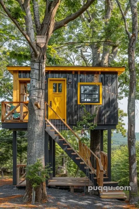 Apartment Ideas Bloxburg, Adult Tree House, Treehouse Construction, Treehouse Design, Luxury Tree Houses, Beautiful Tree Houses, Installing Insulation, Tiny Tree, Building A Treehouse