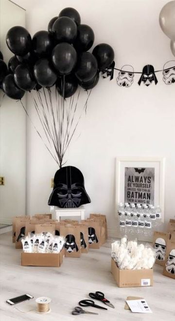 ideas para decoracion de star wars para cumpleaños Trendy Birthday Party Ideas, Birthday Party Ideas For Men, Star Wars Ideas, Star Wars Party Decorations, Mens Birthday Party Decorations, Decoracion Star Wars, Star Wars Themed Birthday Party, Star Wars Baby Shower, Star Wars Theme Party