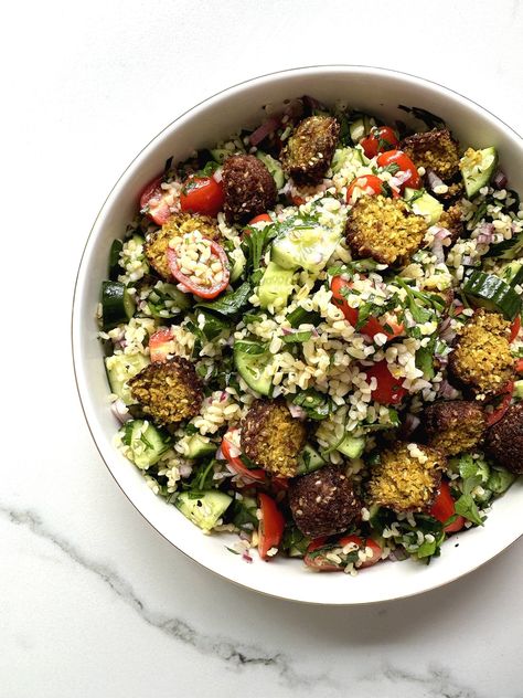 Vegan Falafel Salad, Falafel Salad Recipe, Wholesome By Sarah, Falafel Salad Bowl, Falafel Bowl, Vj Cooks, Falafel Salad, Hummus Bowl, Tabbouleh Salad