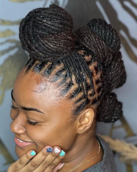 Dreadlocks in Mohawk Buns Loc Bun Mohawk, 3 Bun Mohawk Natural Hair, Mohawk Buns, Loc Bun Styles, Bun Mohawk, Loc Buns, Locks Styles, Small Dreads, Loc Bun