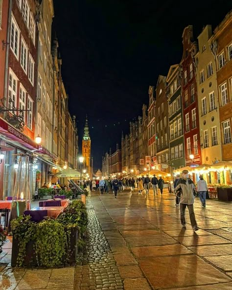 Street lights in Polish street in Gdansk Gdansk Aesthetic, Countries Aesthetic, Airport Crush, Poland Aesthetic, Polish Core, Fall Vision Board, Gdansk Poland, Winter Arc, Travel Vision Board