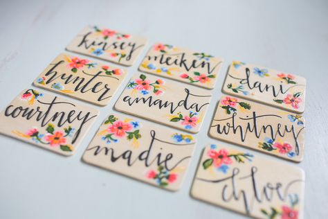 Diy Nametag Ideas, Cricut Name Tag Ideas, Diy Name Tags For Work, Name Badges Ideas Diy, Badge Design Ideas Diy, Name Tags Ideas For Work, Diy Name Badge For Work, Cute Name Tag Ideas, Name Badges Ideas